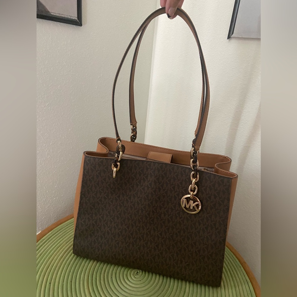 Michael Kors Sofia Signature tote large
